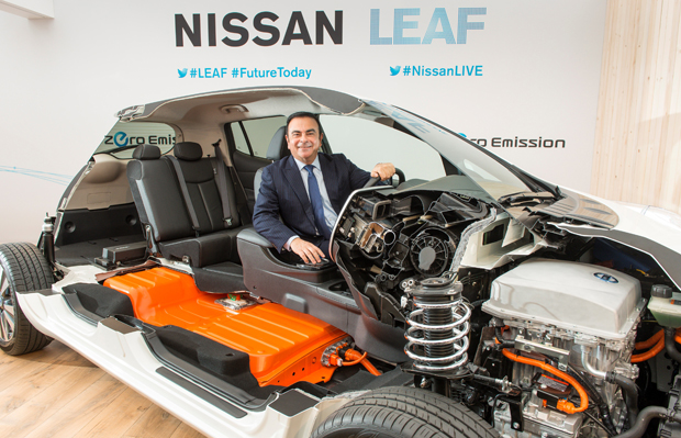 Nissan-Leaf-mit-Carlos-Ghosn