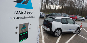 Elektromobil auf langer Strecke – mit Tank & Rast