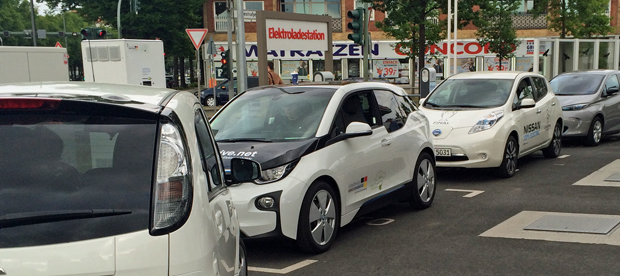 E-Fahrzeuge-am-Schnelllader