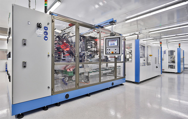 Batteriezellproduktion ZSW 620 Vollautomatische Assemblierung aller Zellenkomponenten im 200 m² Trockenraum. Bild: ZSW/ M. Duckek.