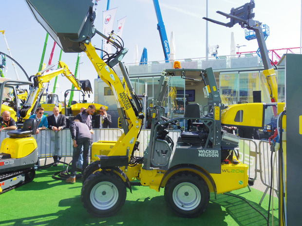 Wacker Neuson WL20e auf der Bauma. Bild: Simone Minet