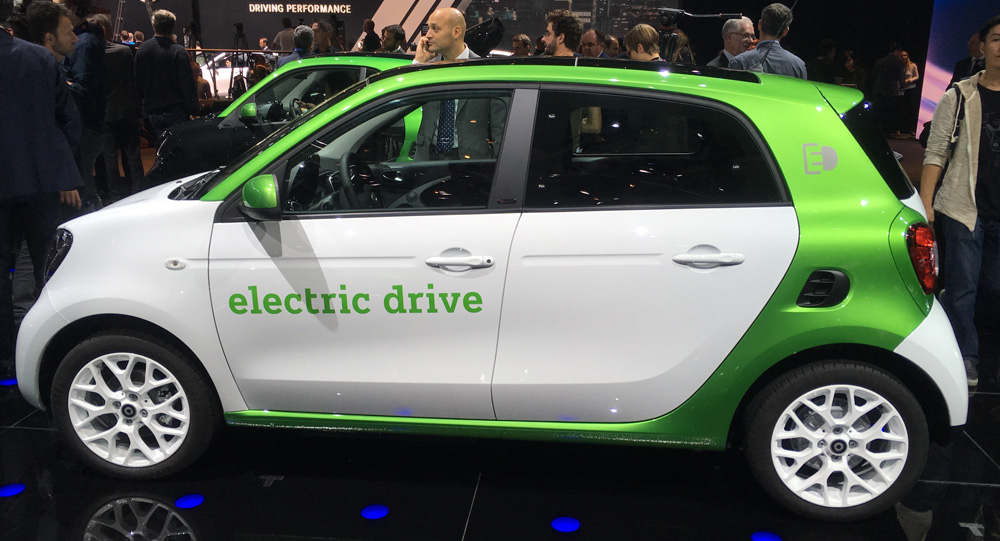 Smart-ED-ForFour-Paris-1000px