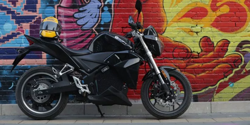evoke-foxconn-e-motorrad-urban-s