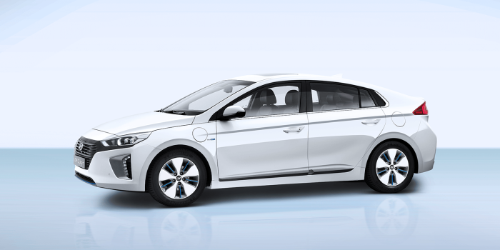 hyundai-ioniq-phev-genf-2017-02