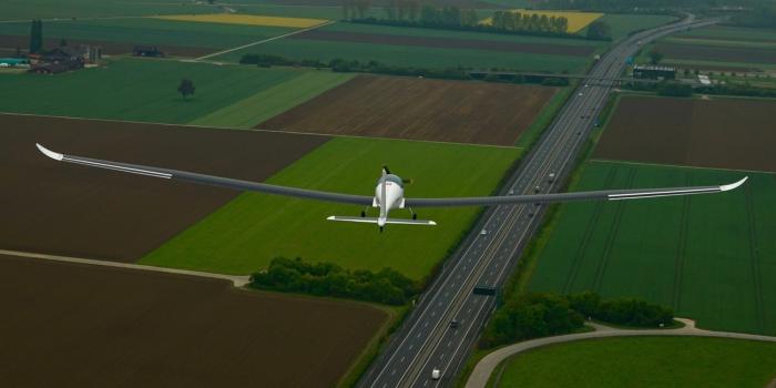 Solarstratos premier vol rezo 2zu1