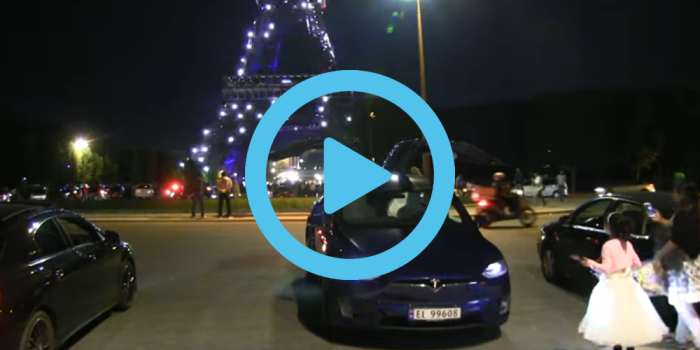 tesla-xmas-eiffelturm-paris-kurzschluss