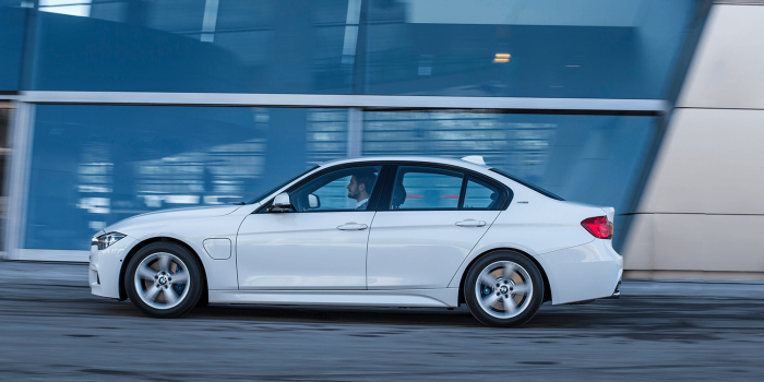 bmw-330e-phev-symbolbild