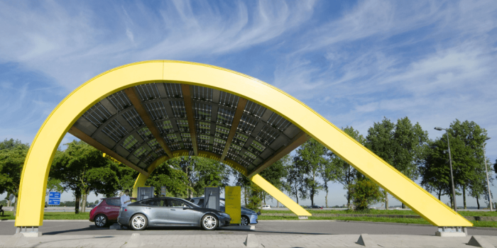 fastned-ladestation-symbolbild-03