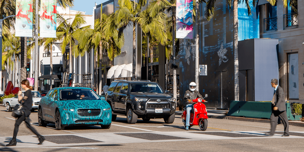 jaguar-i-pace-la-auto-show-2017-03