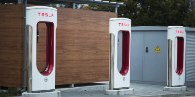 tesla-supercharger-ladestationen-charging-stations-01-pixabay