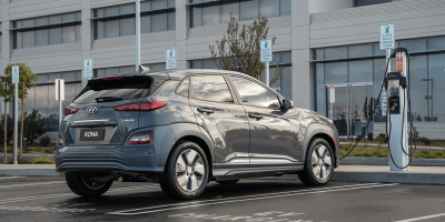 hyundai-kona-elektro-elektroauto-electric-car-chargepoint-ladestation-charging-station-02