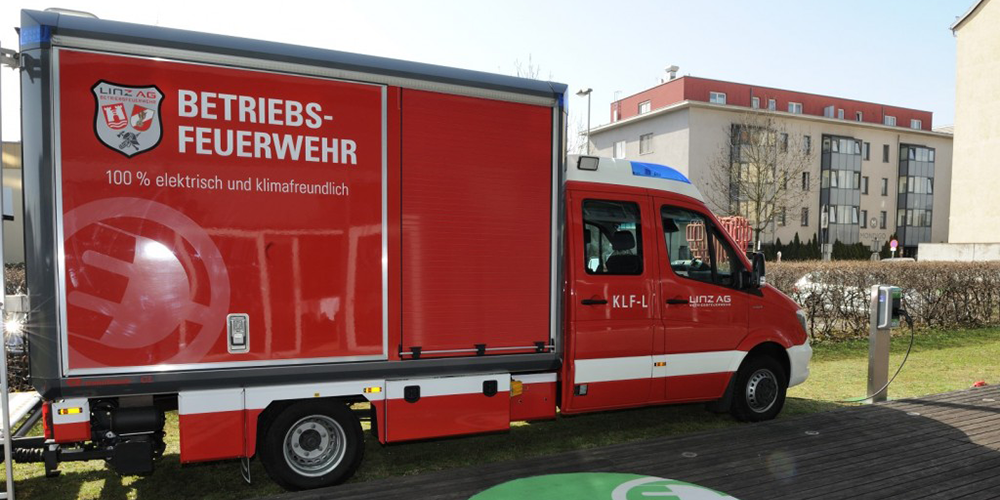 kreisel-electric-rosenbauer-linz-ag-feuerwehr-einsatzfahrzeug-fire-brigade-03