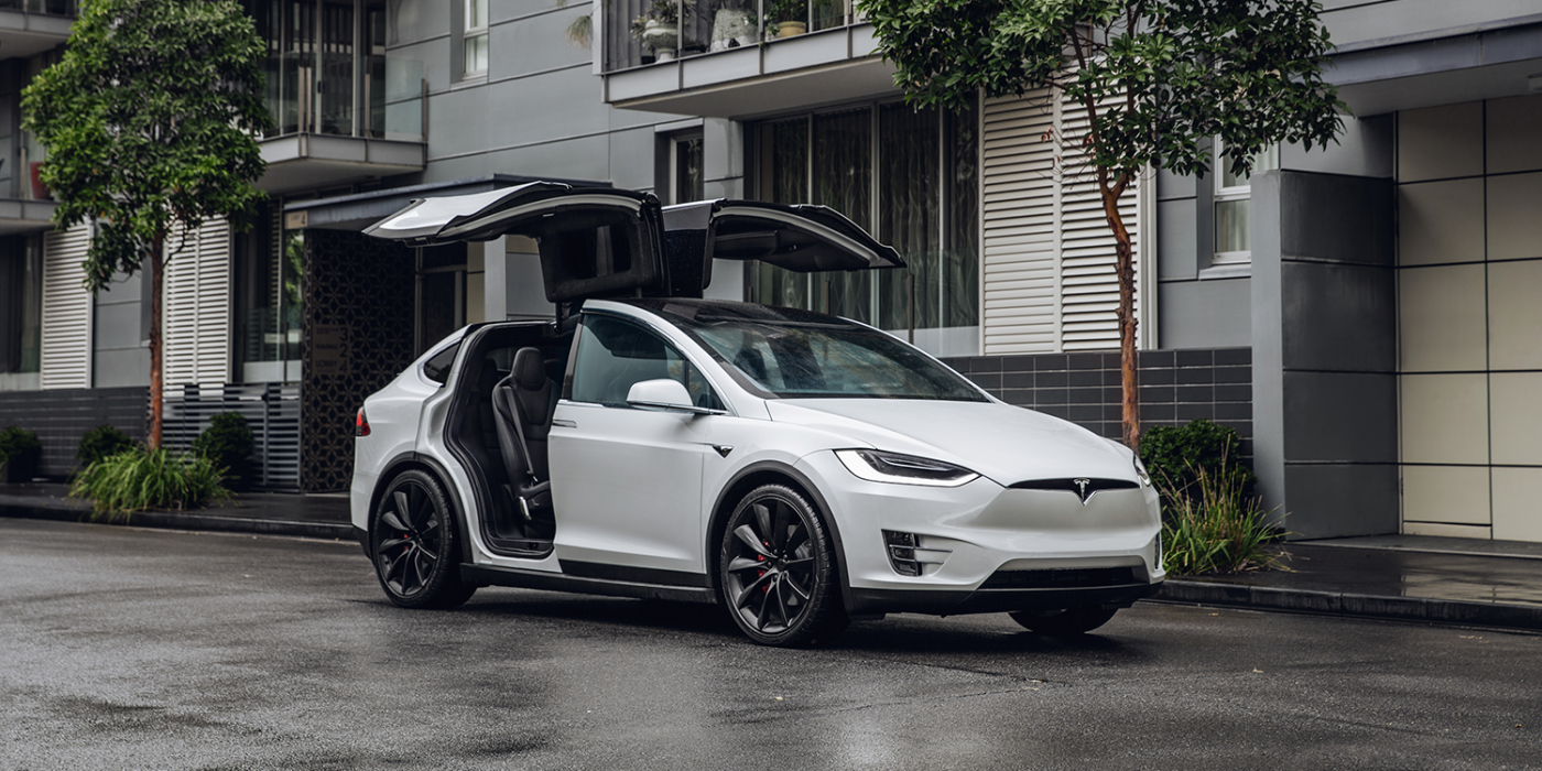 tesla-model-x-parking-doors