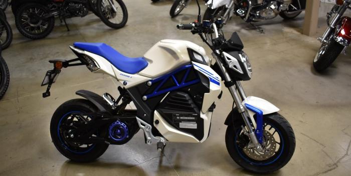 CSC Motorcycles City Slipper e