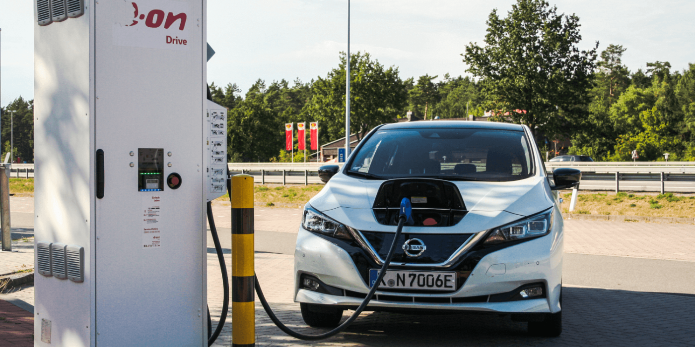 nissan-leaf-2018-40-kwh-eon-ladestation-charging-station-daniel-boennighausen