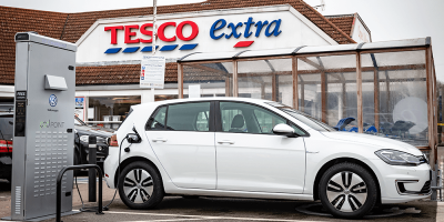 volkswagen-tesco-pod-point-charging-station-ladestation-uk-03