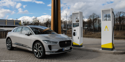 jaguar-i-pace-fastned-charging-station-ladestation-hildesheim-daniel-boennighausen