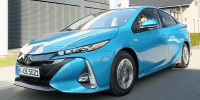 toyota-prius-phev-2019