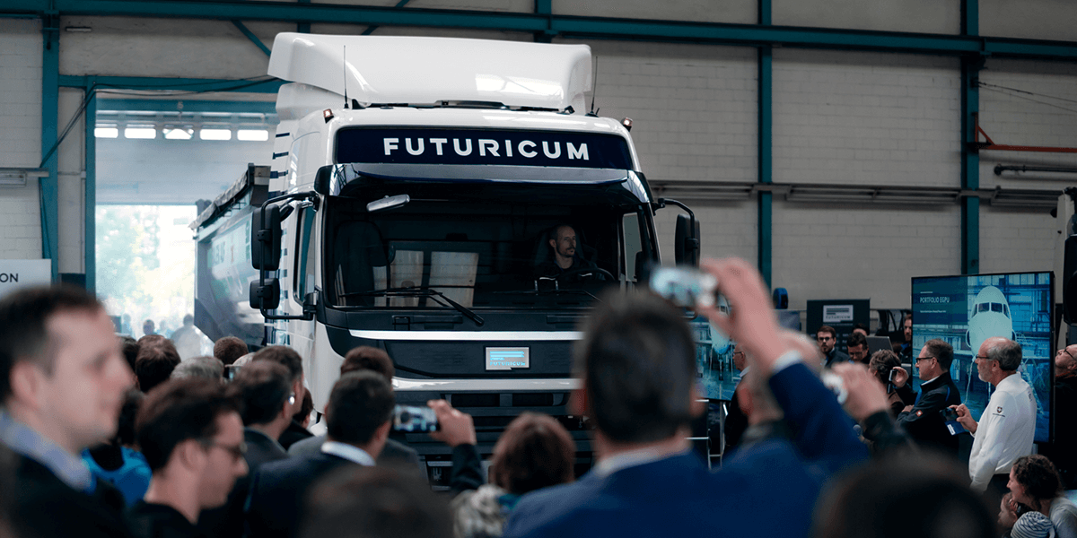 designwerk-futuricum-semi-40e-rollout-02