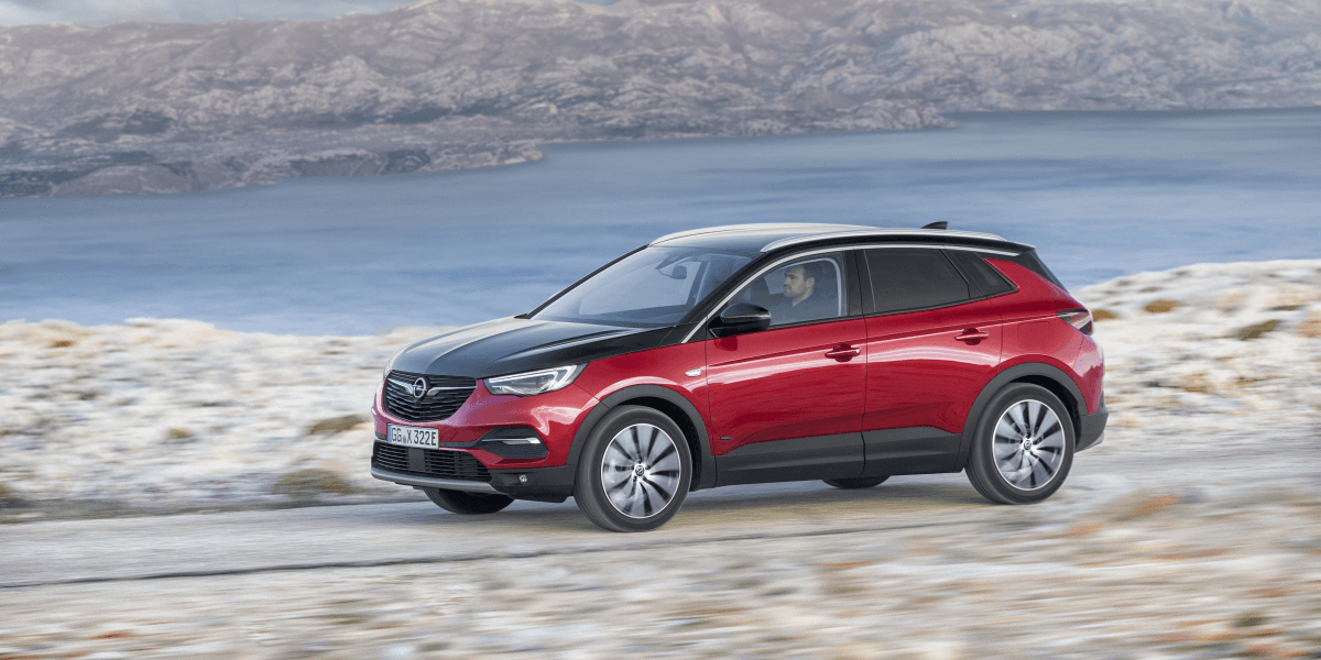 opel-grandland-x-hybrid4-2019-08