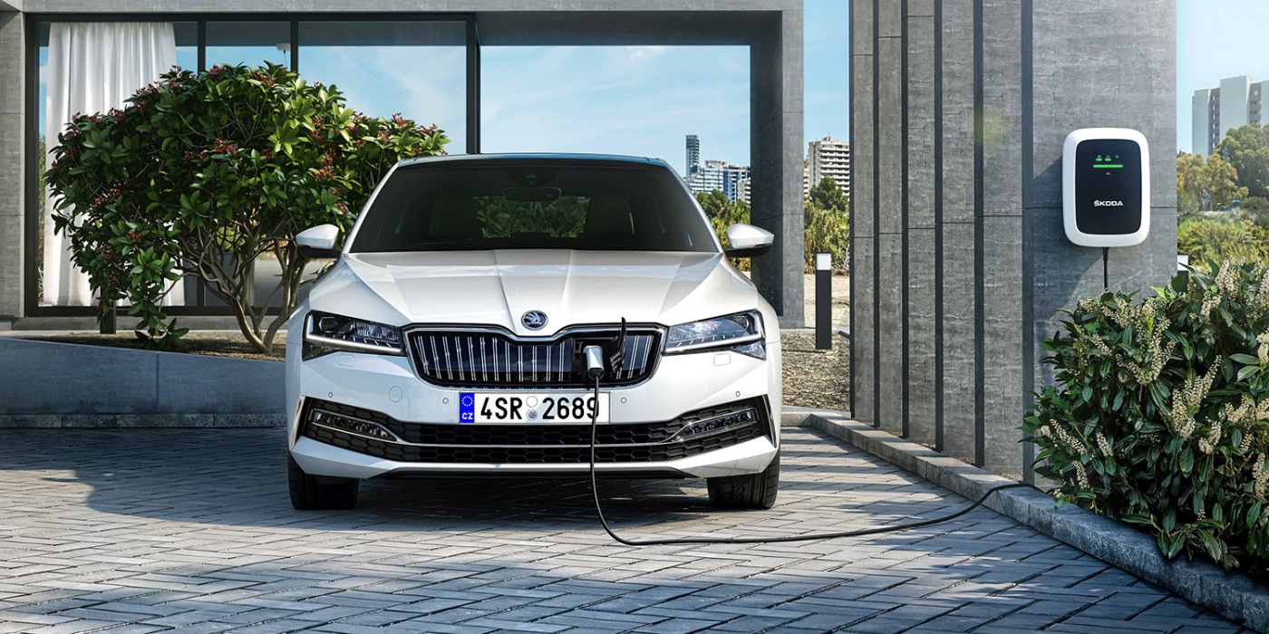 skoda-superb-iv-phev-2019