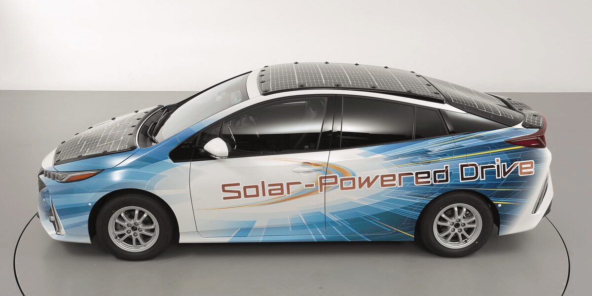 toyota-prius-phev-solar-powered-02