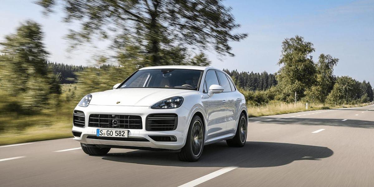 porsche-cayenne-turbo-s-e-hybrid-2019-04-min