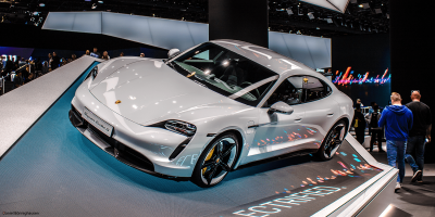 porsche-taycan-iaa-2019-daniel-boennighausen-min