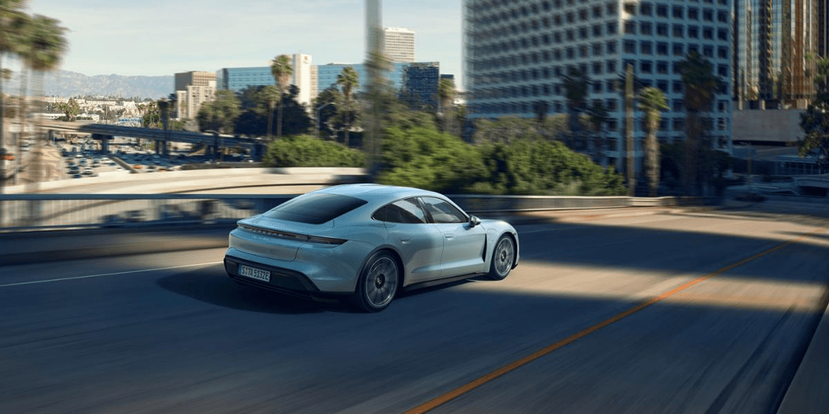 porsche-taycan-4s-2019-08-min