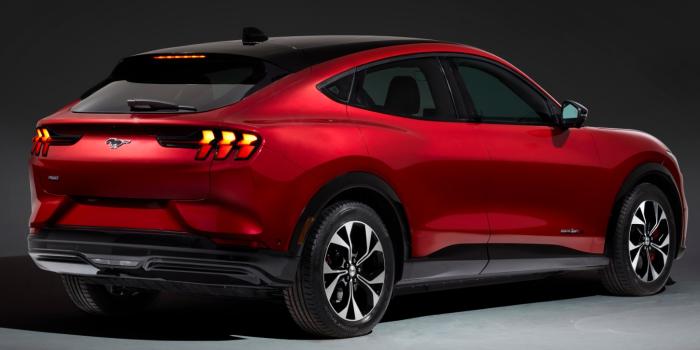 FORD MUSTANG MACH E Studio