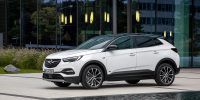 opel-grandland-x-hybrid4-2019-002-min