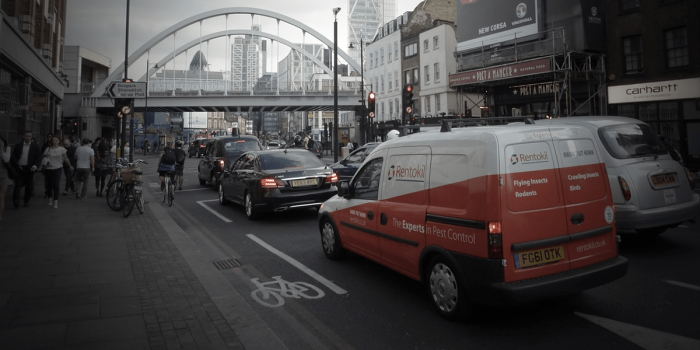 London ice transporter symbolbild pixabay min