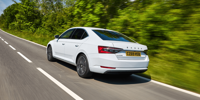 Skoda superb iv phev uk min