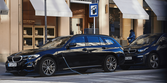 Bmw 330e touring phev min