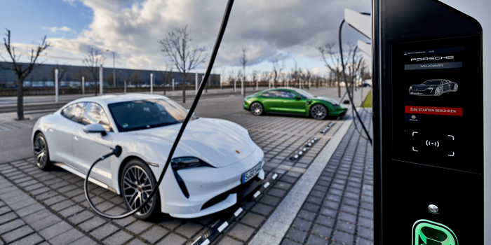 Porsche taycan leipzig ladestation charging station min