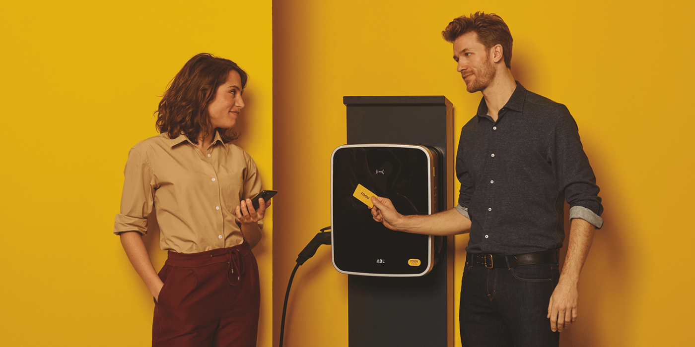 Reev ladestation charging station min