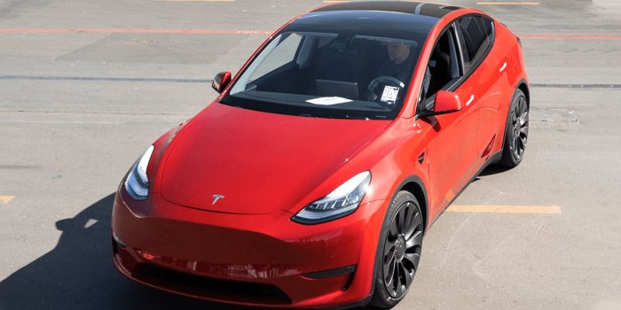 Tesla model y min