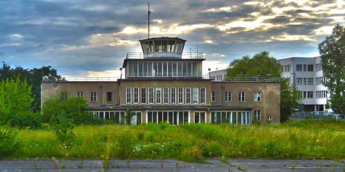 Leipziger ladepark flughafen mockau tower abflughalle