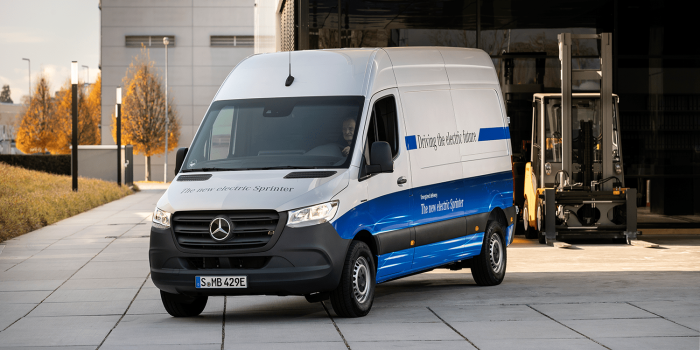 Mercedes benz esprinter e transporter electric transporter min