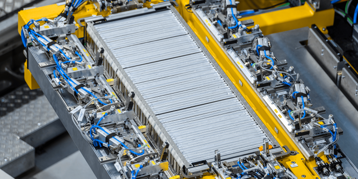Daimler accumotive kamenz batterieproduktion battery production mercedes benz eqc min
