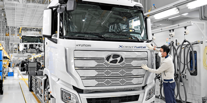 Hyundai xcient fuel cell brennstoffzellen truck fuel cell truck min