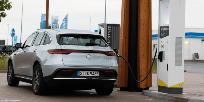 Mercedes benz eqc 4matic fastned ladestation charging station hpc fahrbericht daniel boennighausen min