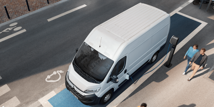 Citroen e jumper e transporter electric transporter min