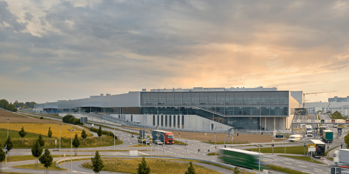 Mercedes benz factory min