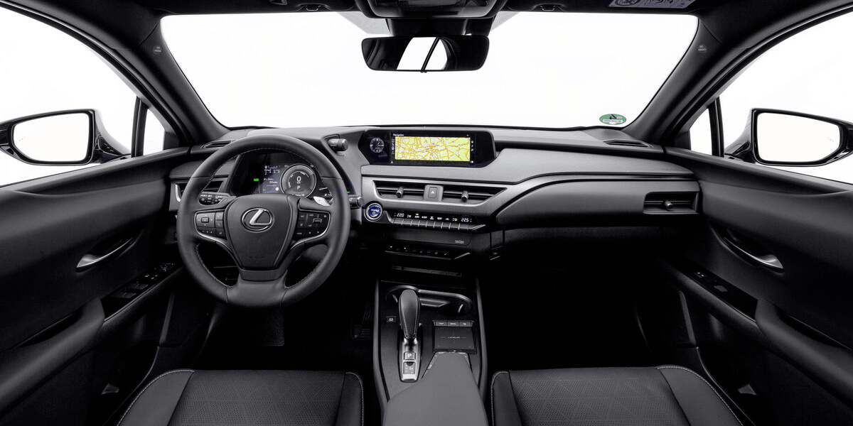lexus ux 300e 2020 006 min lexus ux 300e 2020 006 min