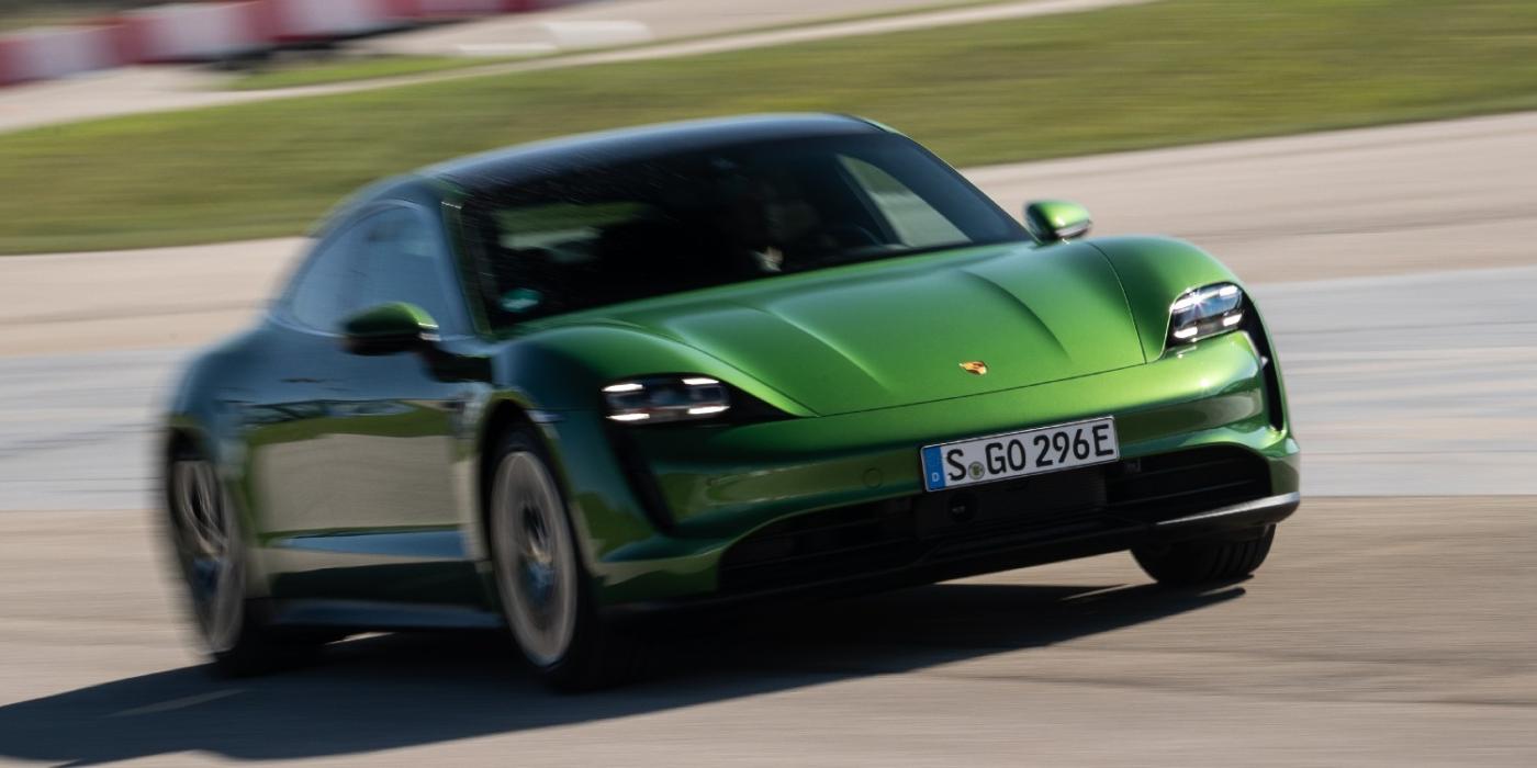 Porsche taycan 4s mambagruen