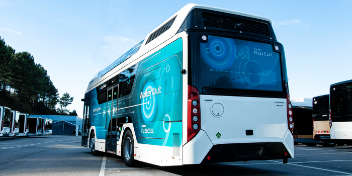 Caetanobus h2 city gold toyota brennstoffzellen bus fuel cell bus min