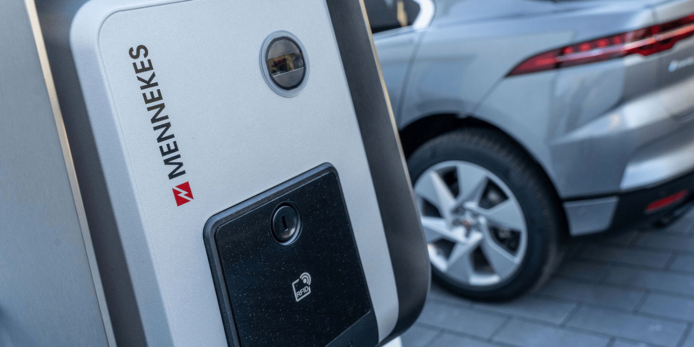 Jaguar i pace mennekes wallbox min
