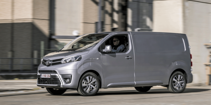 Toyota proace electric e transporter electric transporter min