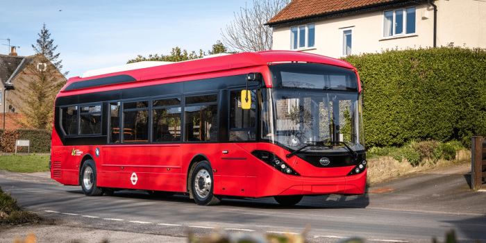 Byd adl enviro200ev elektrobus electric bus grossbritannien uk min